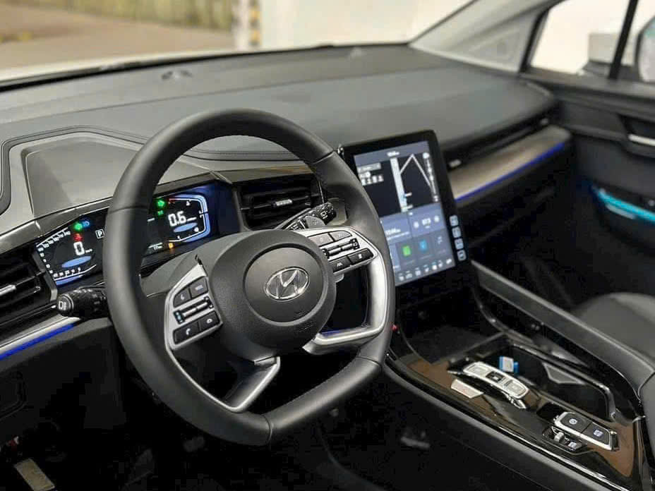 công nghệ giải trí hyundai custin