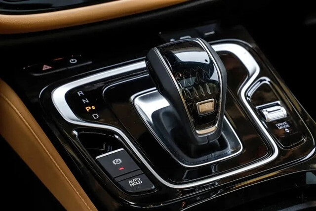 Cần số điện tử kết hợp phanh điên tử (E - PKL) & Giữ phanh tự động (Auto Hold) Cần số điện tử kết hợp phanh điên tử (E - PKL) & Giữ phanh tự động (Auto Hold)
